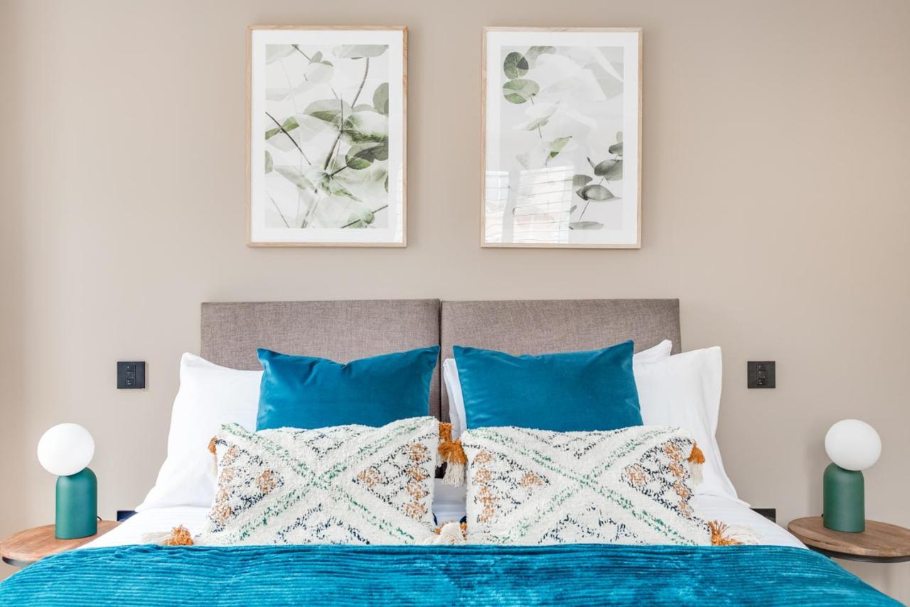 Executive 2 Bedroom Apt City Centre Free Pkg , Wifi By Tent Serviced Apartments Staines-upon-Thames Exteriör bild